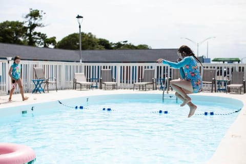 Day, People, Pool view, Swimming pool, Swimming pool, children, group of guests