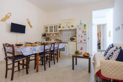 Emerald Residence Sleeps 12 With Sea View House in Porto Cesareo