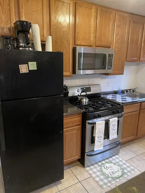 Cozy 2 Bedroom, Minutes from Capitol Hill Condo in District of Columbia