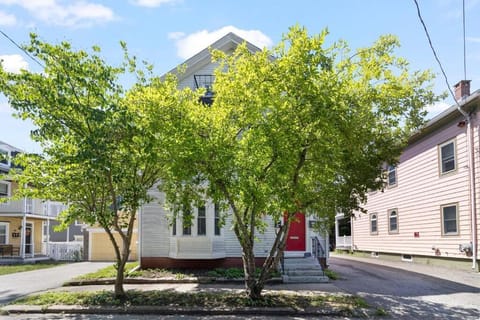 Modern 2 Bedroom in Downtown Providence. Condo in Providence