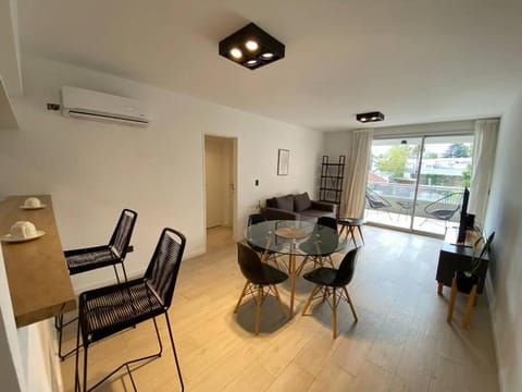 Living room, Seating area, Dining area, air conditioner