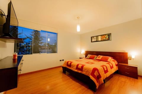 Bed, TV and multimedia, Bedroom