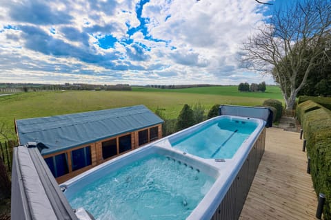 Day, Natural landscape, Hot Tub, Pool view, Swimming pool