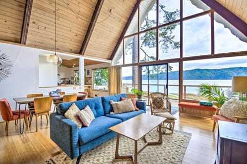 Trail's End Cabin House in Hood Canal