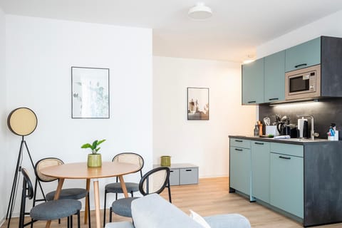 Dining area, kitchen