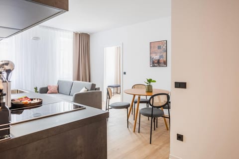 Dining area, kitchen