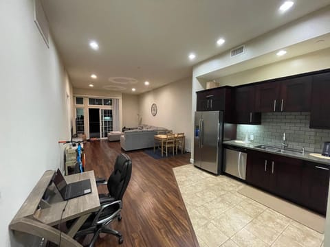 Stunning 2bd with new furniture Apartment in Irvine