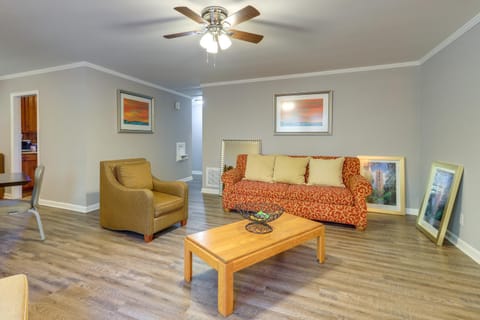 Cozy and Convenient Macon Home about 3 Mi to Town! Haus in Macon
