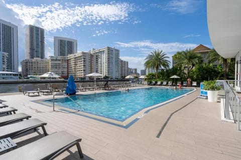 City view, Pool view, Swimming pool, Swimming pool