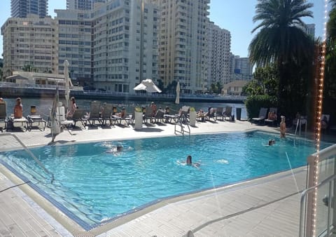 City view, Pool view, Swimming pool, sunbed