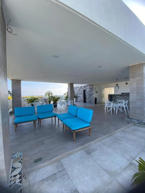 Patio, Balcony/Terrace, Seating area, Dining area