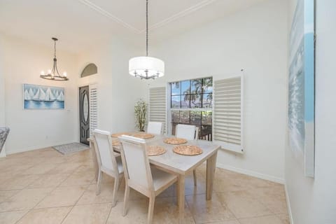 Naples Beach and Sunset Oasis! Villa in East Naples