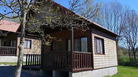 Càmping - Bungalows La soleia d'Oix Campground/ 
RV Resort in Garrotxa