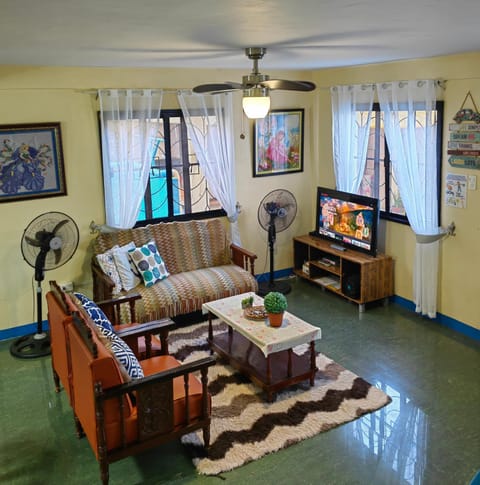 Perfect budget stay for up to 12 pax fully furnished 3br & 2tb home Apartment in Cagayan de Oro