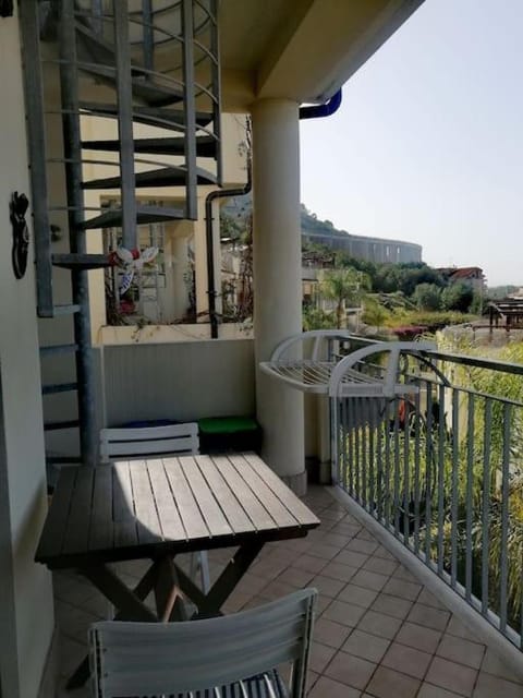 Magnifico appartamento con vista panoramica sul mare, terrazza sul tetto e ampio balcone , Magnificent full equipped seaview flat with privat parking solarium and terrace Apartment in Pizzo