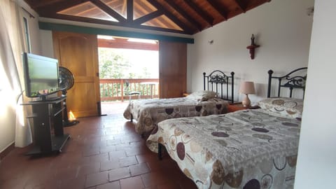New Paradise Casa Campestre Country House in Villeta