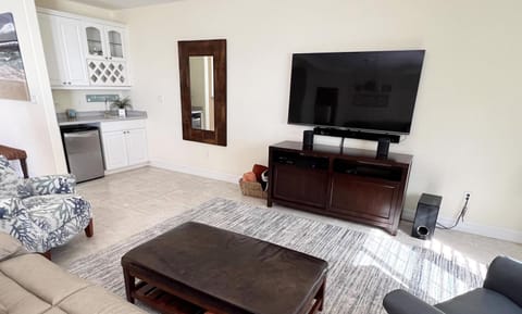 A Touch of Modern with Views Condo Condominio in Manasota Key