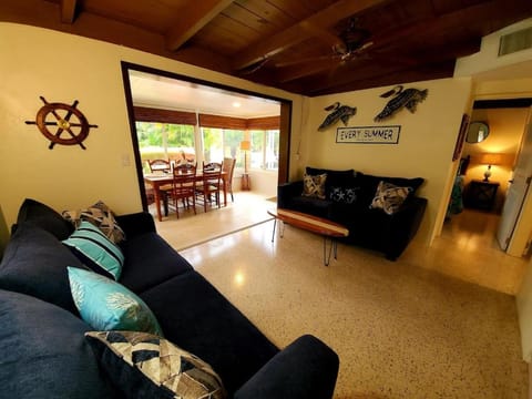 Suite 9 The Pool House House in Manasota Key