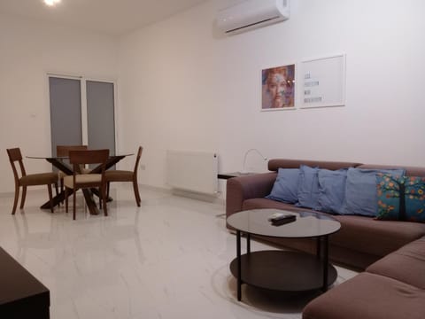 Zelea Deluxe Apartment (BREAKBOOKING CY) Condominio in Limassol City