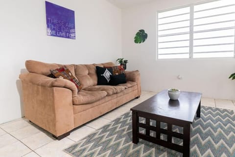 3BR spacious, dorado beach apartment, -20% monthly Condominio in Dorado