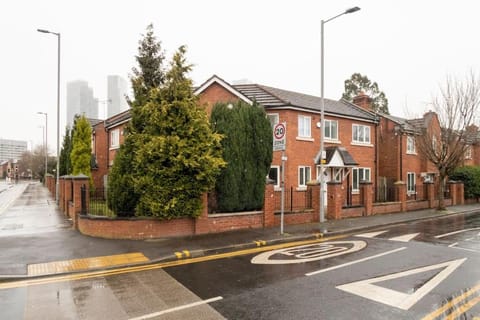 Property building, Street view