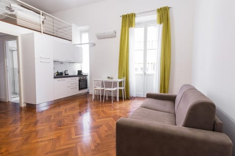 Kitchen or kitchenette, Seating area, Dining area, pet friendly, stove