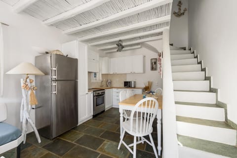 Paros 3 bedrooms Messonette for 6 persons by MPS House in Paros, Greece