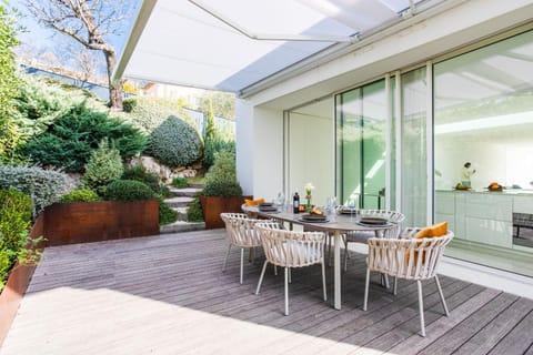 Patio, Dining area