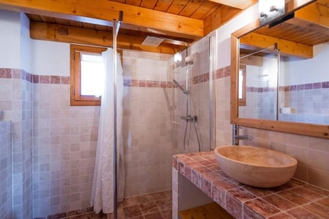 Le Dahu - 8-kamer chalet + sauna & bar 14 personen Chalet in Landry