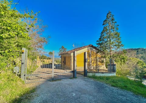 Property building, Natural landscape, Mountain view