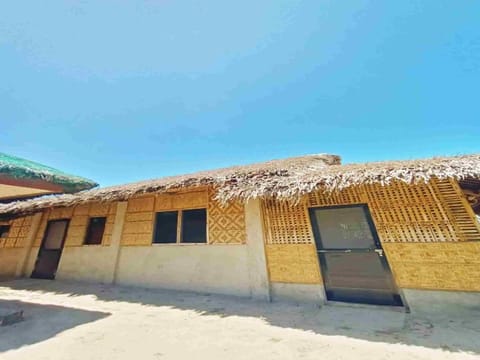 Casa Vacanza -Dagat-Dagatan Beach Camp Maison in Bicol