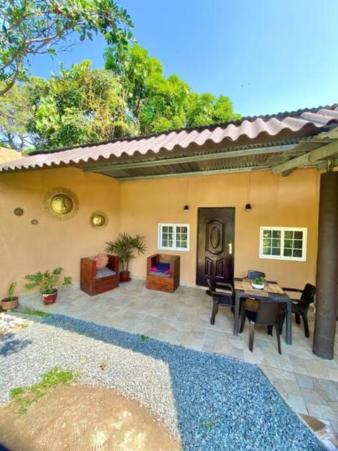 Living room, Garden view