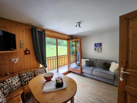 Dining area, Mountain view