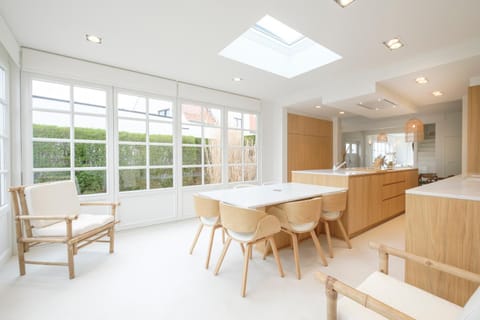 Dining area, kitchen