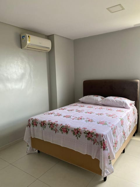 Bedroom, air conditioner