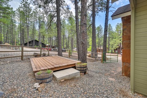 Munds Park Vacation Rental with Forest Access! Casa in Munds Park