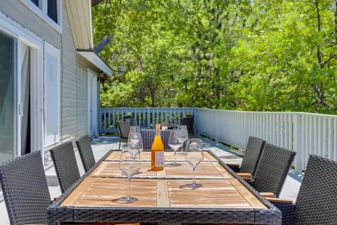 Lake Arrowhead Vacation Home with Decks and Grill! House in Lake Arrowhead