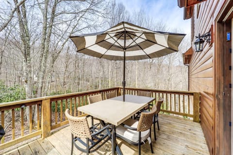 Peaceful Beech Mountain Cabin with Deck and Views! House in Beech Mountain