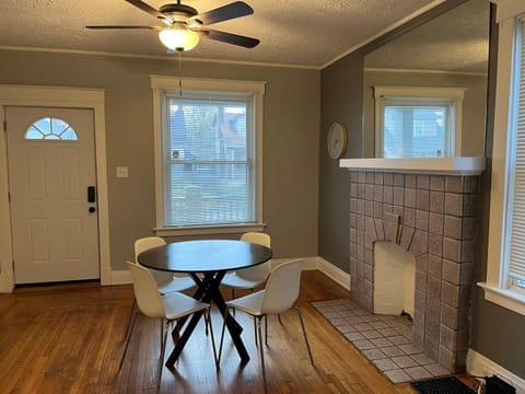 Rolston 1, One Bedroom Unit near Xavier Downtown Apartment in Cincinnati