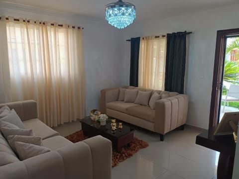 Casa Familiar ambiente tranquilo Condominio in Gurabo