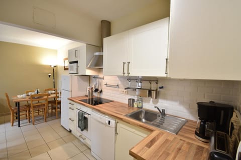 Dining area, kitchen