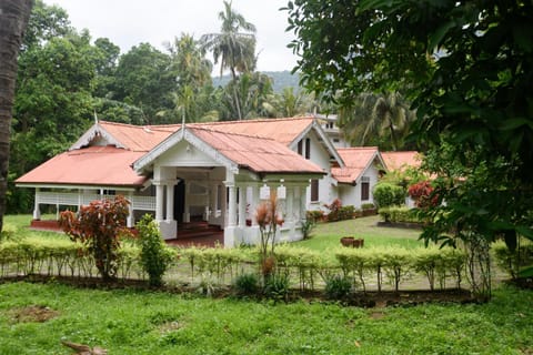 Property building, Natural landscape, Garden view