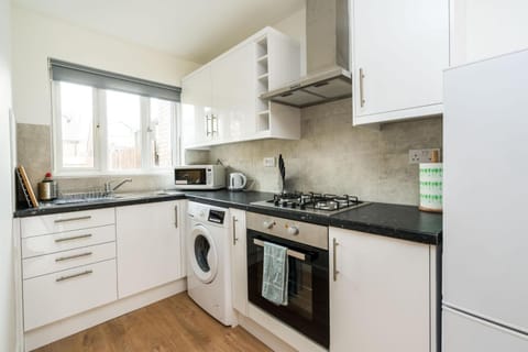 Kitchen or kitchenette, minibar, pet friendly, stove, washing machine