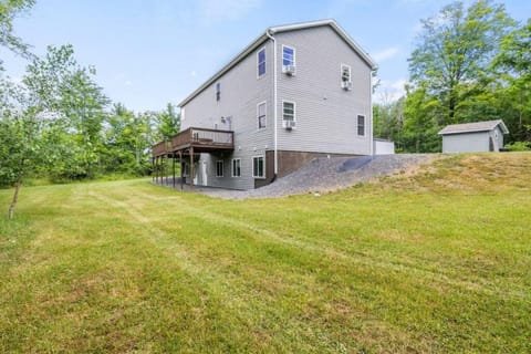 Escape to NY Wine Country and Close to Ithaca Condo in Cayuga Lake