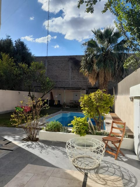 Casa con piscina y parrillero House in San Juan