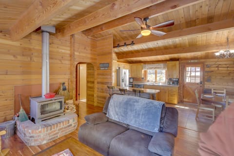 Pine Mountain Club Cabin Rental with Pool Access! Maison in Pine Mountain Club