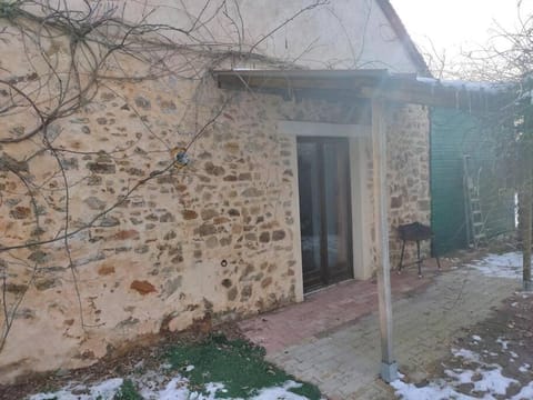 Gîte indépendant avec grand parking extérieur House in Le Mans