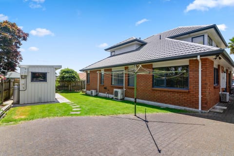 Property building, Garden, Garden view