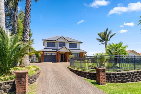 Property building, Garden, Garden view