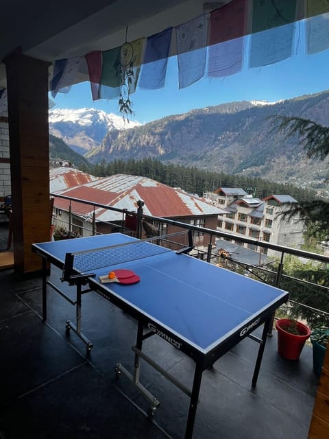 Urban Monk- Highest Stay and Cafe of Manali Casa vacanze in Manali